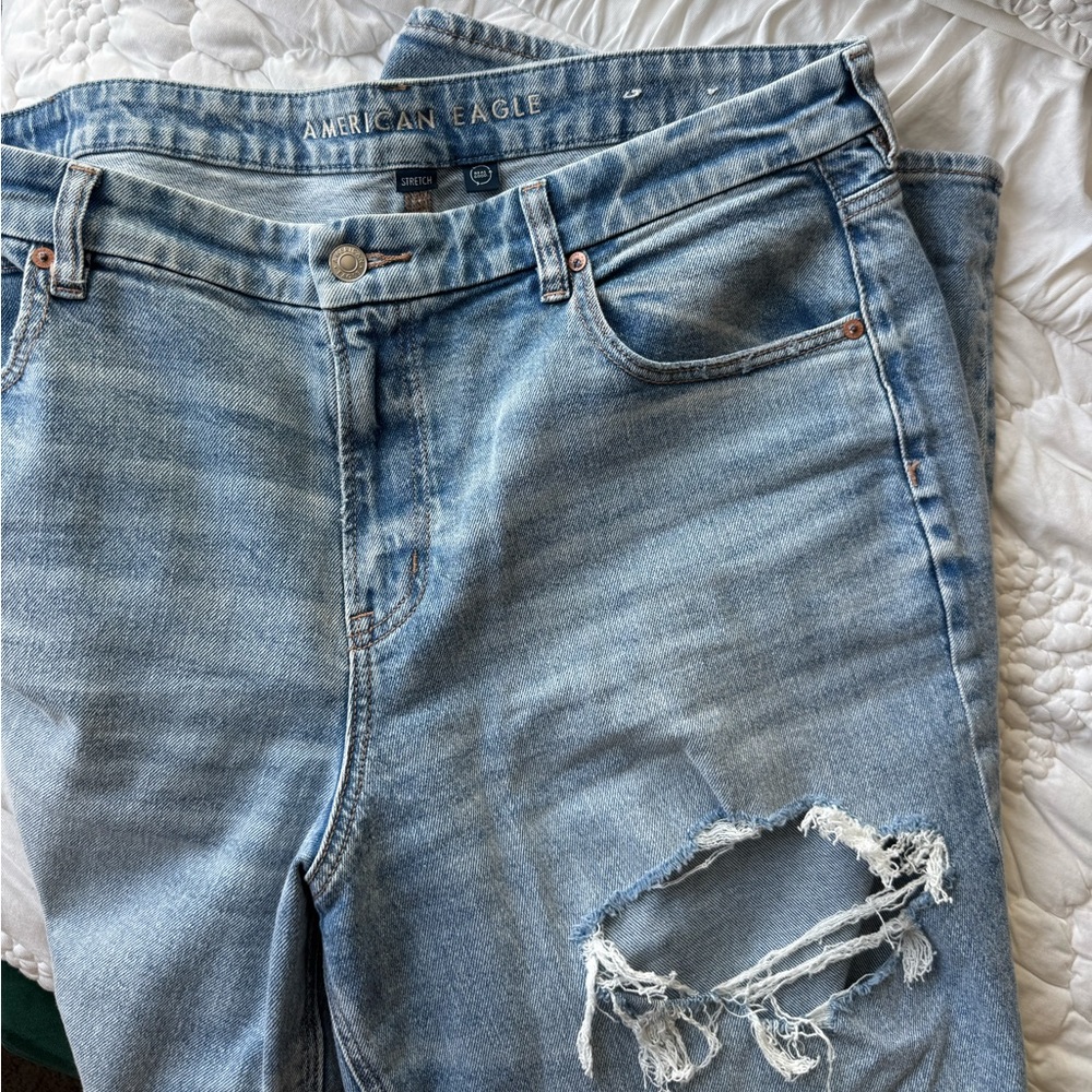 American Eagle Outfitters Light Blue Ripped Jeans (Short!)